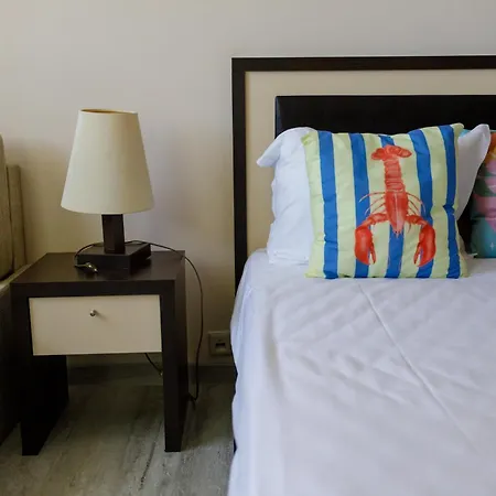 Budget Beachfront Golden Sands 公寓 瓦爾納
